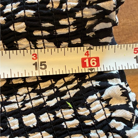 Simply Vera Vera Wang Black and White Abstract Wide Leg Pants - Picture 9 of 10